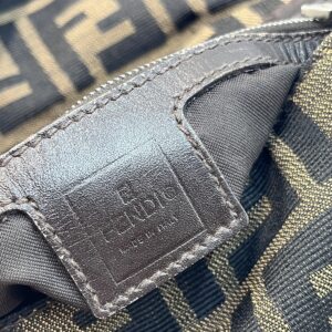 Fendi Classic Baguette Monogram - immagine 7