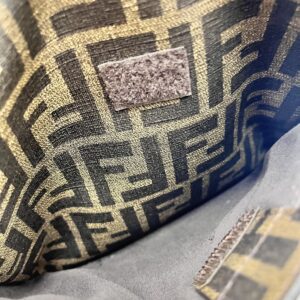 Fendi Monogram Vintage Crossbody - immagine 5
